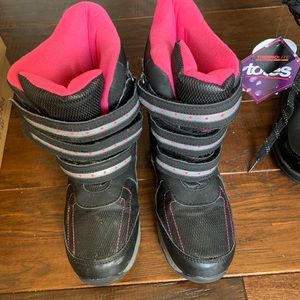 Totes big girls size 2 snow boots
